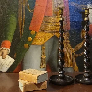 COPPIA DI CANDELIERI A TORCIGLIONE