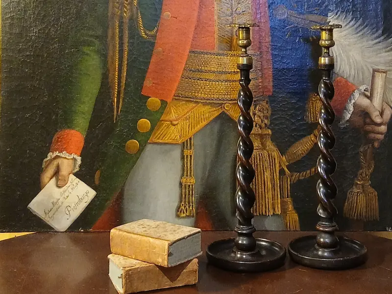 COPPIA DI CANDELIERI A TORCIGLIONE