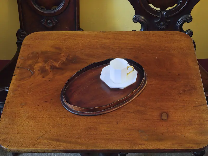 PICCOLO VASSOIO OVALE IN MOGANO