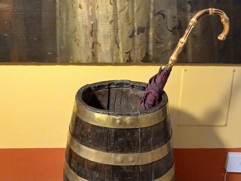 PORTABASTONI OVALE A BOTTE