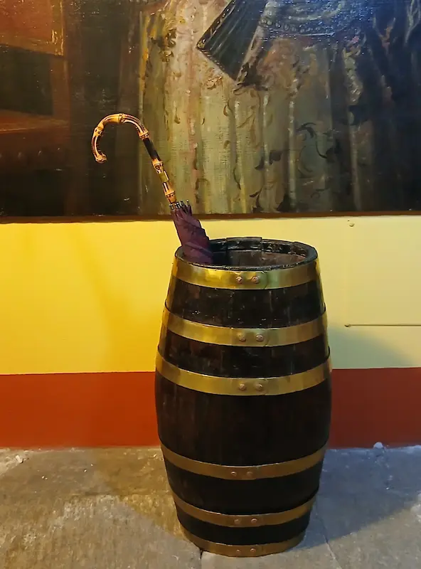 PORTABASTONI OVALE A BOTTE