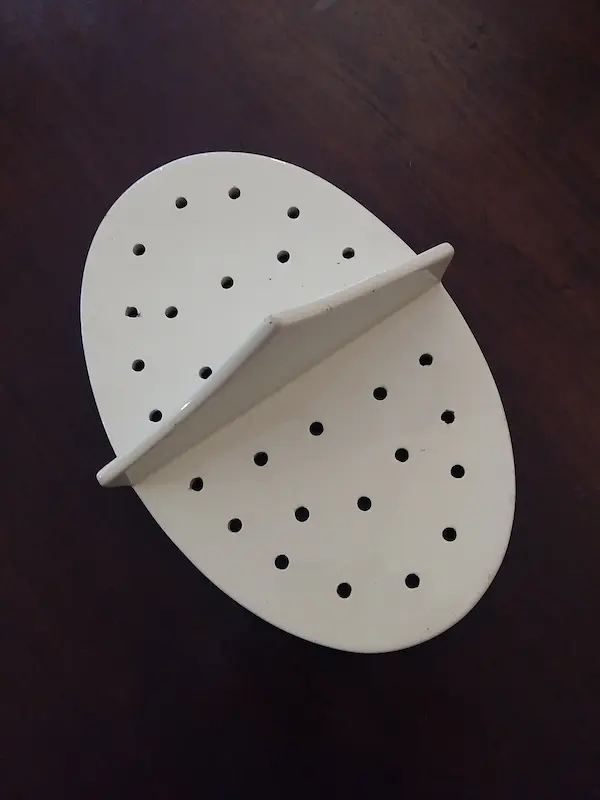 SET DI NOVE ANTICHI PIATTI DRAINER